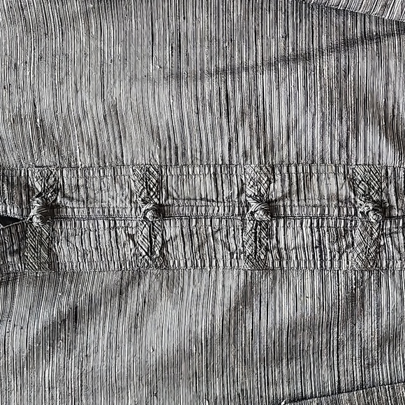 Chico's Design 100% Silk Textured Gray Women's Top Size 2 (12) - Picture 3 of 10